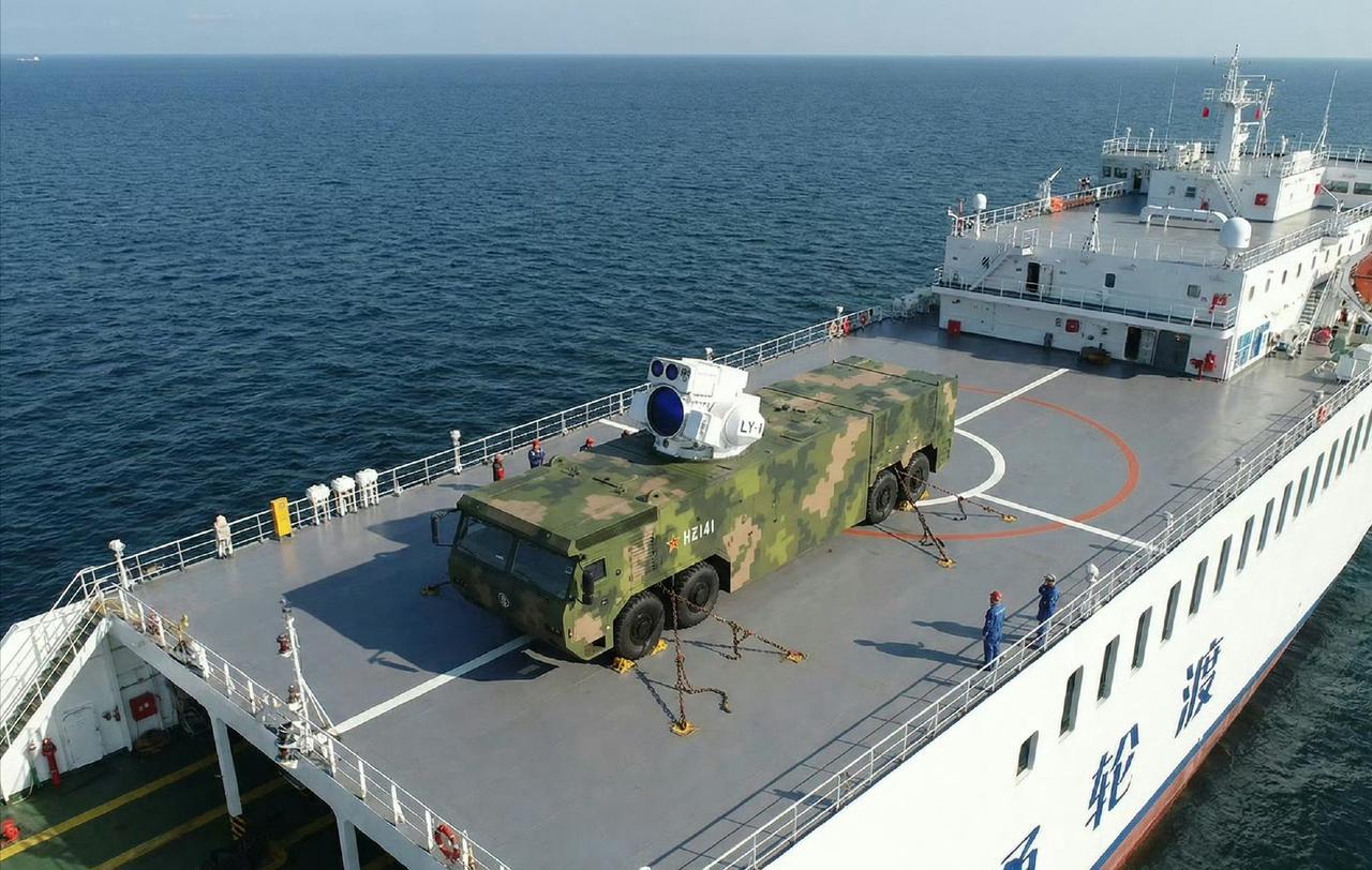海陆两用，激光武器上船，实时提供防空能力。