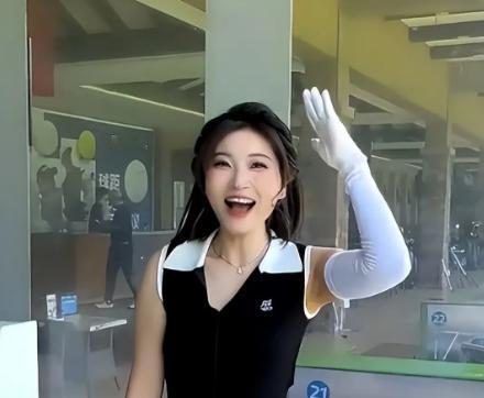 5月8日凌晨，王暖暖被急速送进了急救室。彼时的她，模样惨不忍睹，全身浮肿得好似充