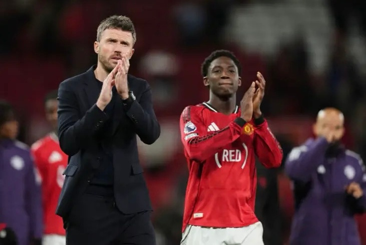 曼联即将和梅努涨薪续约5年若如英媒所言，基础周薪13万英镑，外加和表现挂钩的上浮