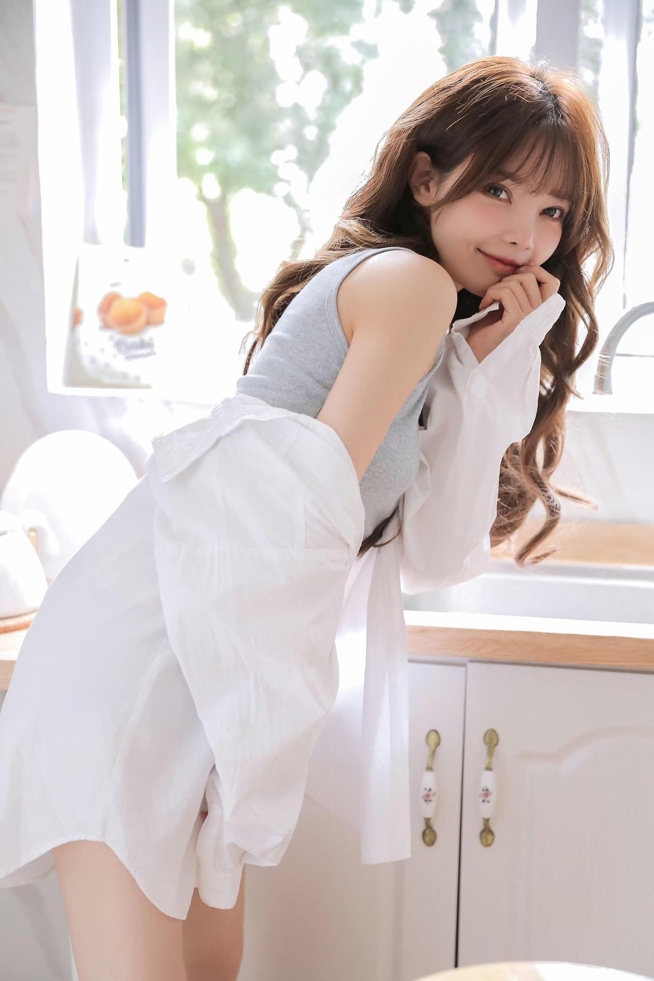 细腻滑嫩美女高清写真（9.9分）