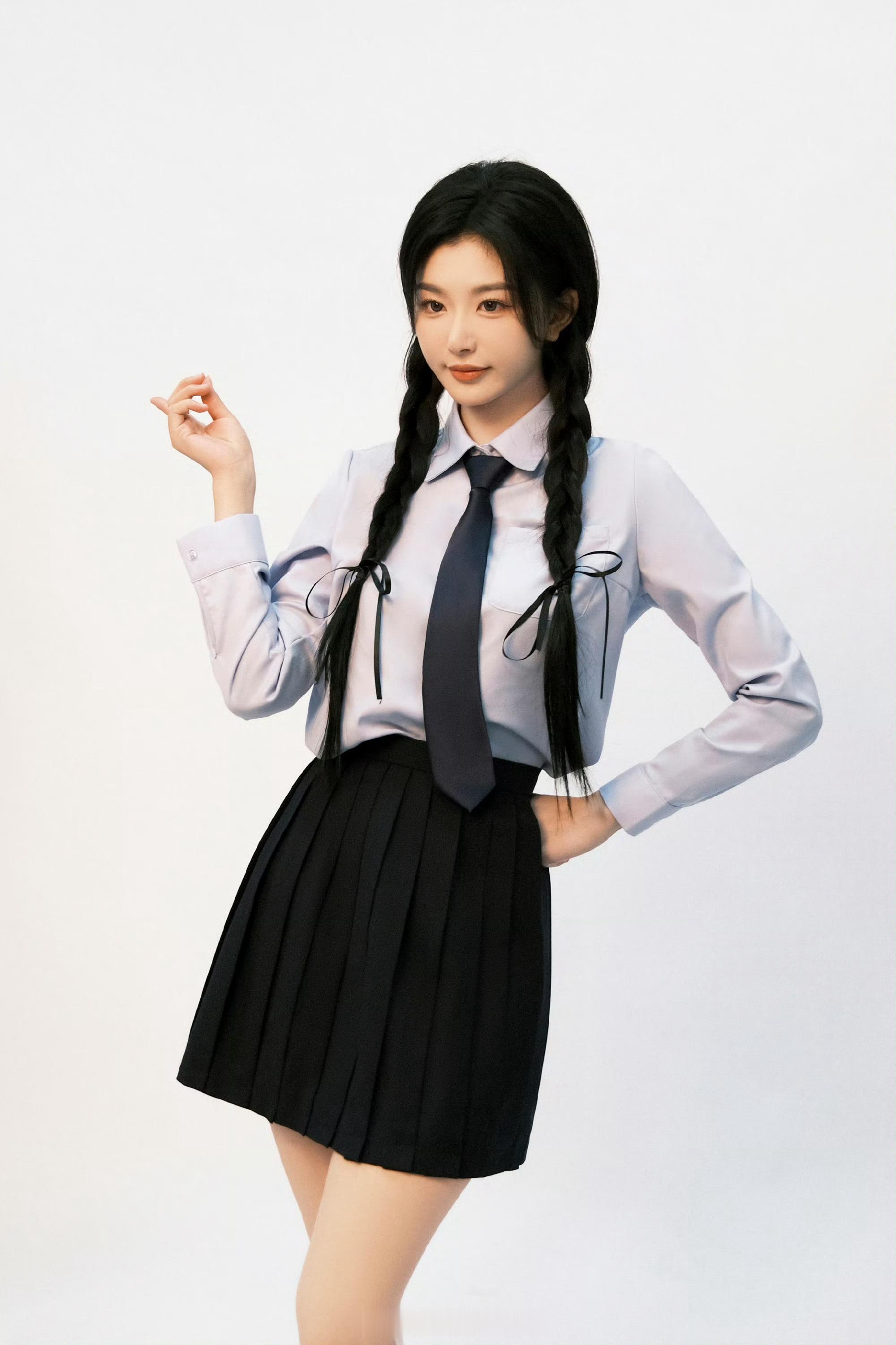 孔雪儿甜美的麻花辫姑娘​​​