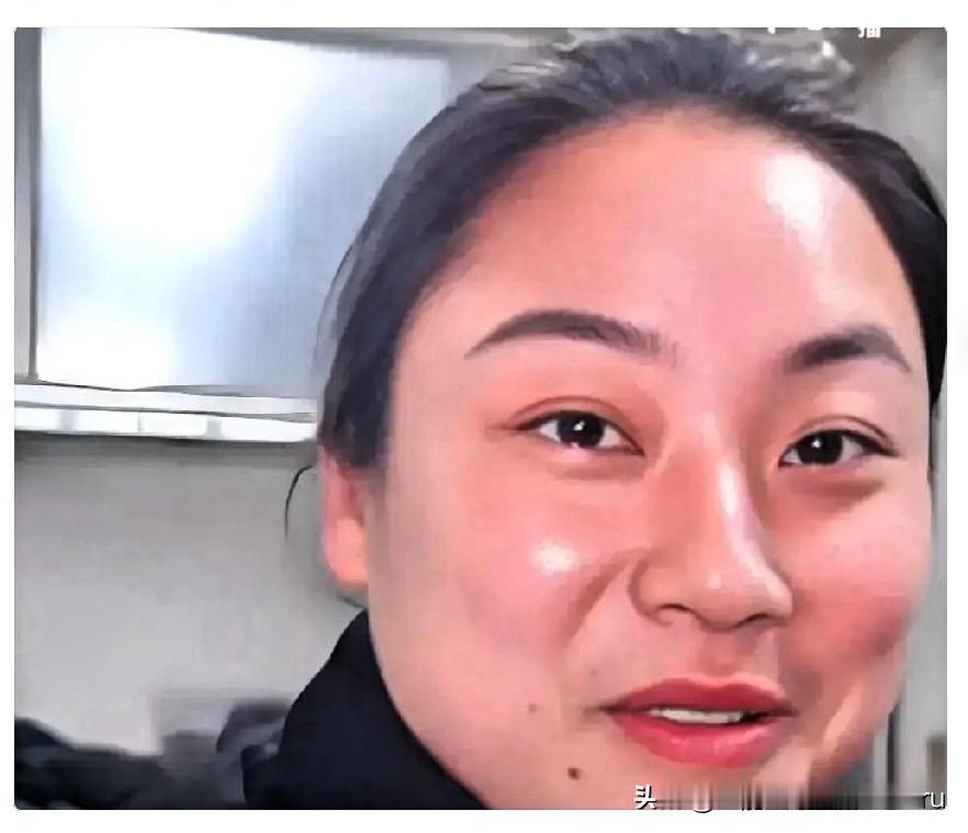 地球最强扶弟魔！安徽滁州潘晓梅，卖烧饼12年，攒下近百万积蓄，却不顾老公孩子反对