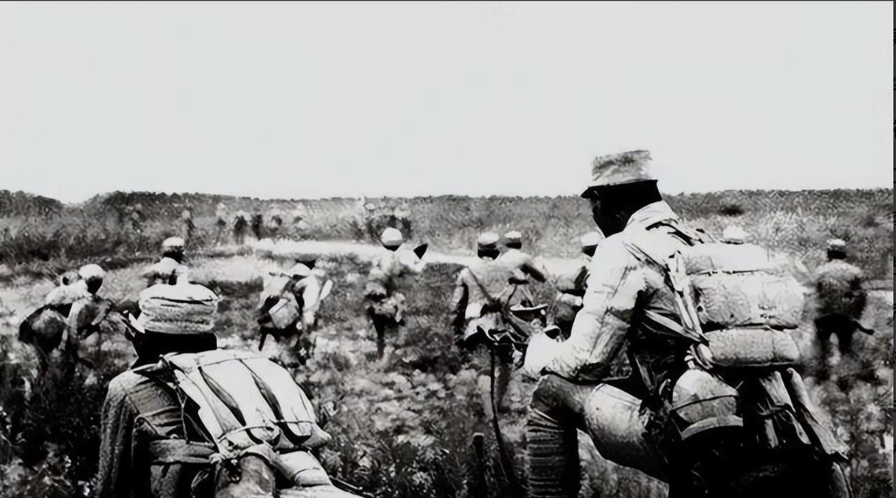 1939年，日军小心摸进黑马张庄，不料，八路侦察员，却沉不住气，中途大喊：“为什