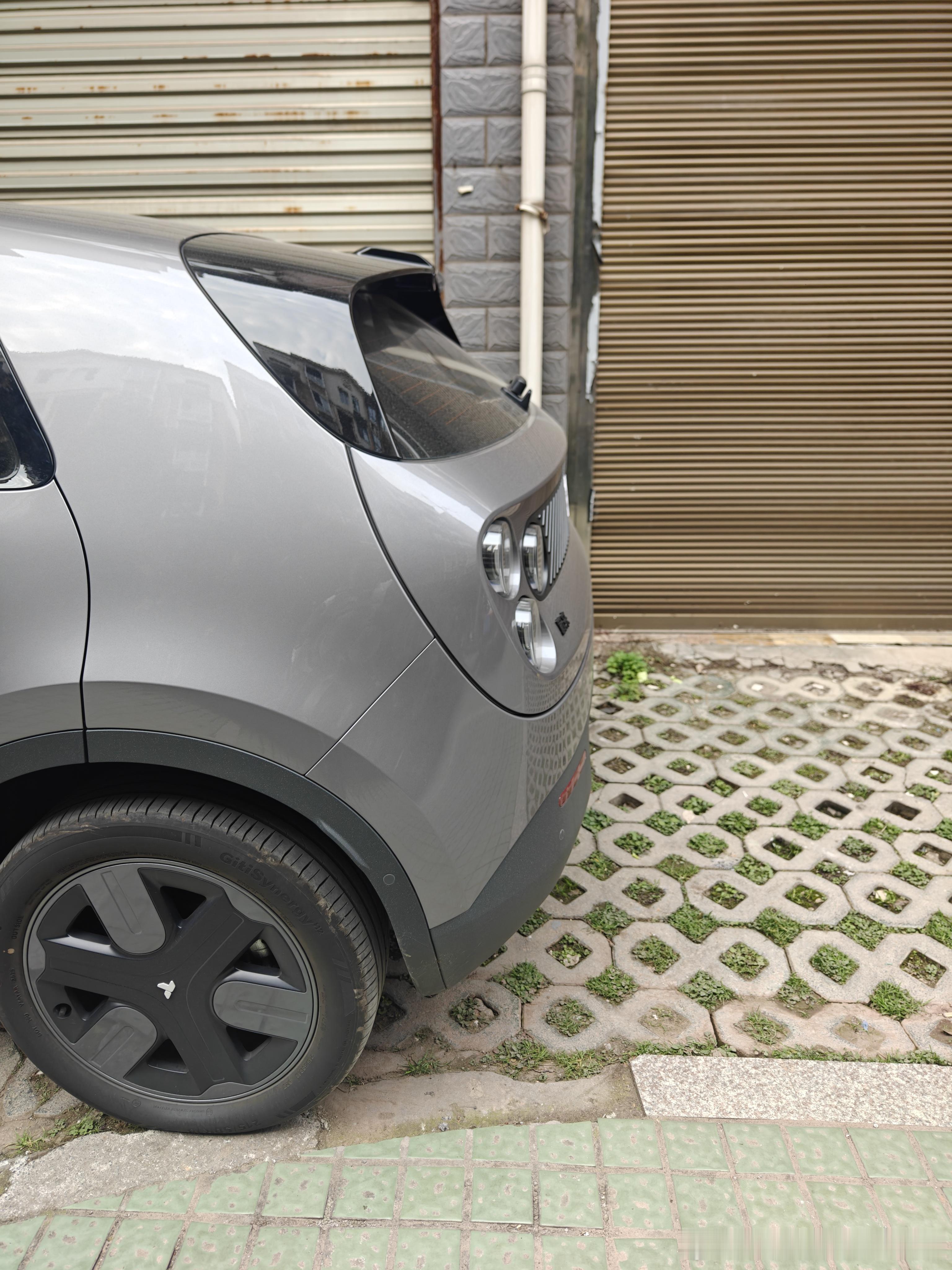 完美，这车其实可以再做短一点，窄一点。