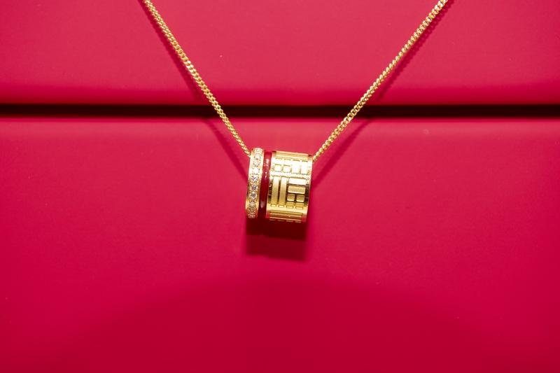 金价家人们注意了！国际金价突破4630美元/盎司，国内金饰涨到1436元/克