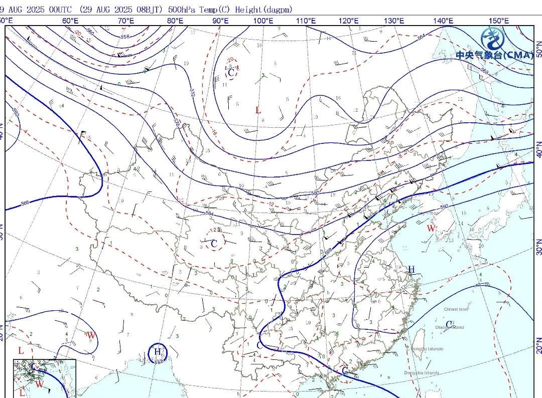 从今天的天气图实况来看，今天副热带高压依然强势，不仅仅是华南广东、甚至北至山东、