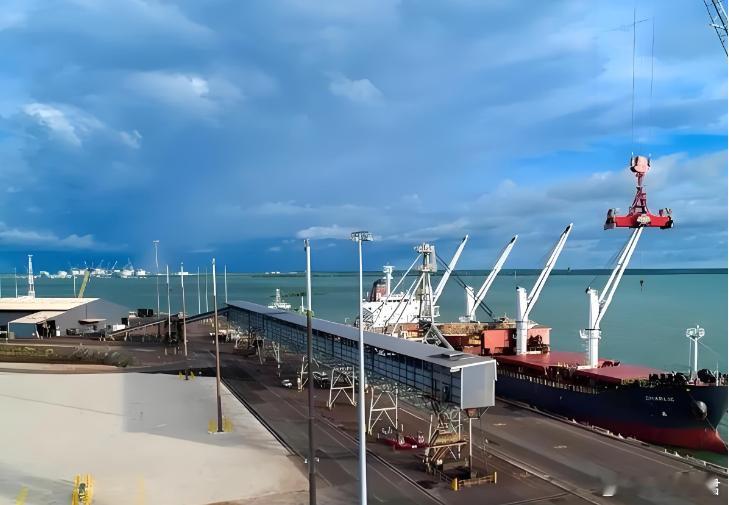 中资港口，面临惊涛骇浪...近期，中资运营的海外港口接连遭遇政治打压。1月28