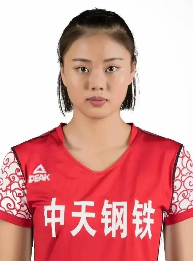 东边不亮西边亮!中国女排新队长开启留洋旅程!李盈莹的留洋计划还在模棱两可，“新