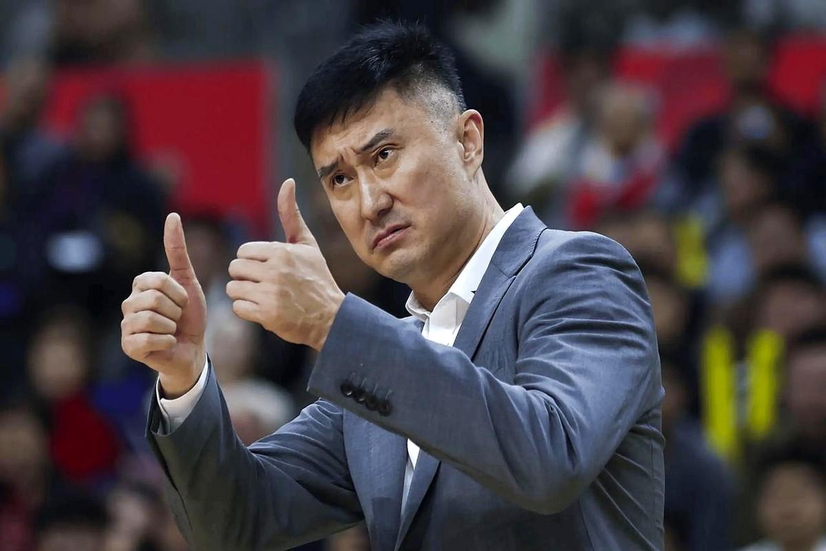 崔永熙拍板：杜锋的打法就是NBA翻版。这句话一出，广东球迷嗨了，辽迷直接怼：先