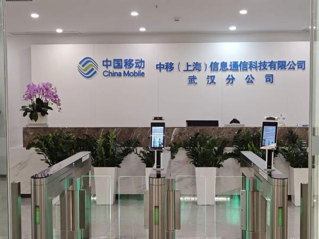 员工因1分之差失去12.9万年终奖【女员工每季度均合格年终因1分之差失去12.