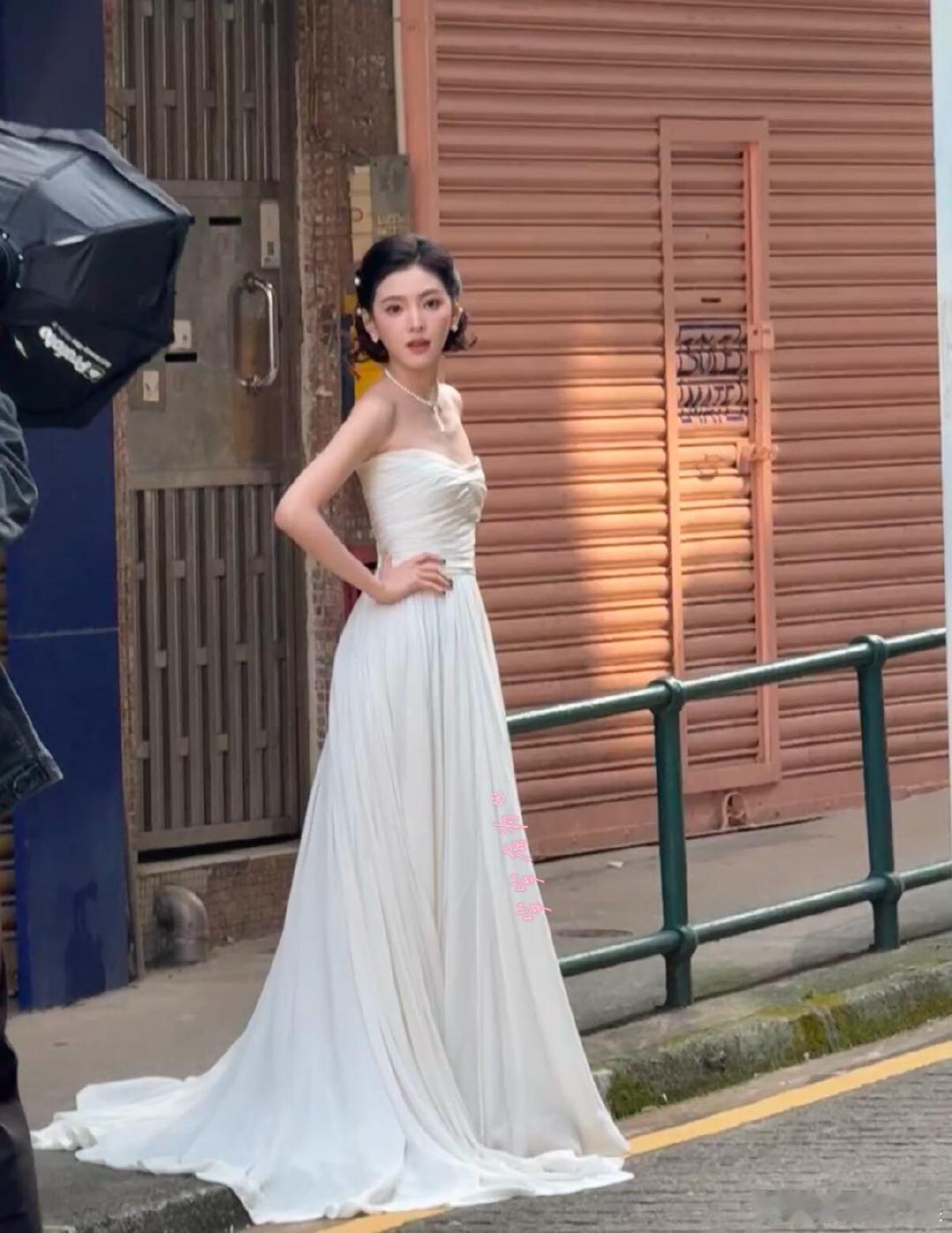 澳门街头偶遇章若楠拍摄澳门街头偶遇章若楠，生图都这么美！澳门街头偶遇章若楠