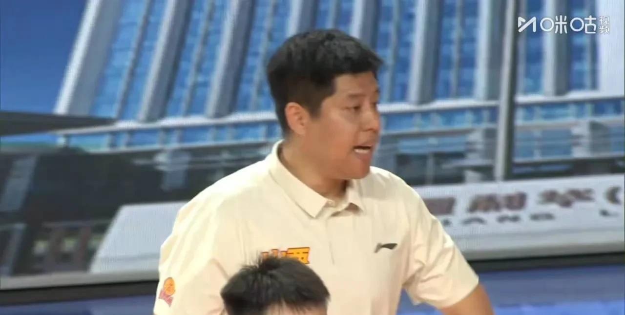 潘江欲打破质疑！山西男篮在休赛期经历了剧烈变动，上赛季表现抢眼的超级外援组合古