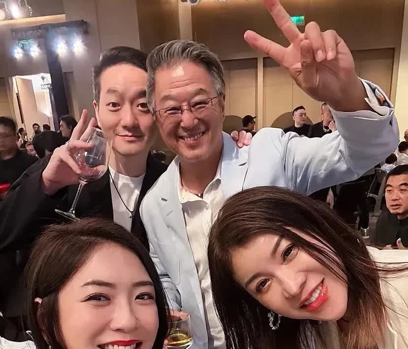 王伟忠之所以不愿意回答媒媒有关S家的事情，也许是他真的没再有跟S家联系了吧，