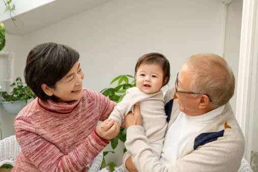 别再让上一辈帮忙带孩子, 孩子接受隔代教育有这几点坏处
