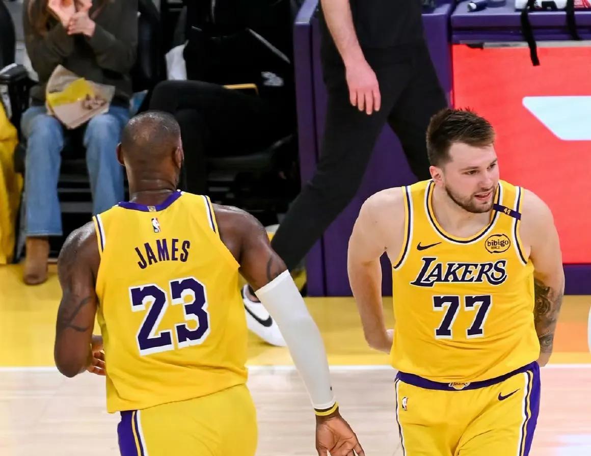 有了东契奇，詹姆斯就不在是湖人的必需品根据ESPN消息：珍妮巴斯在出售球队时，只