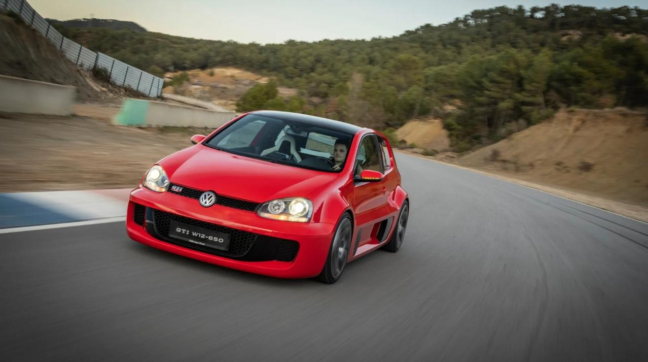 大众又把高尔夫GTIW12拉出来鞭尸。2007年大众为了沃尔特湖高尔夫聚会专