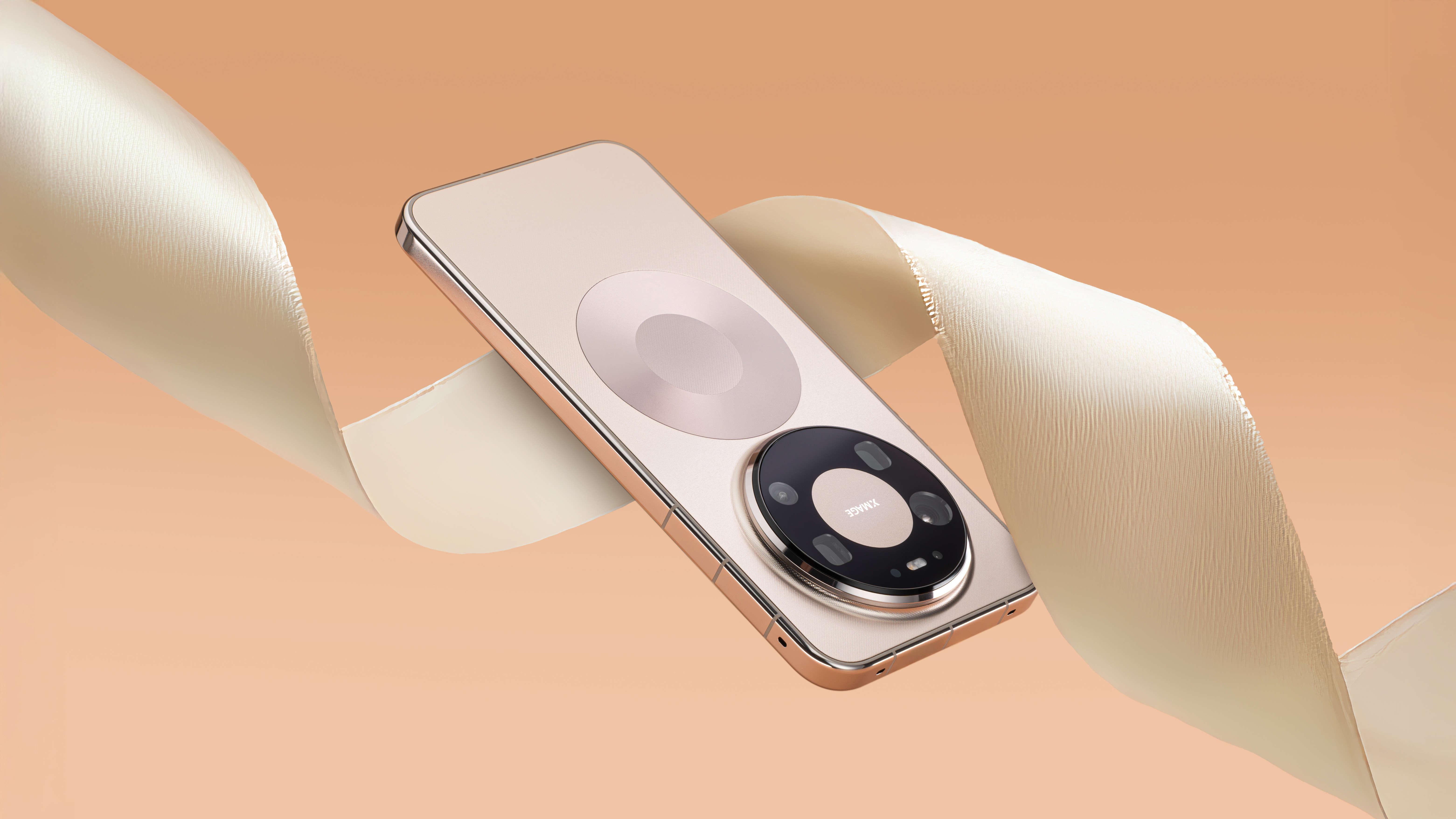 给华为Mate80ProMax「极昼金」拍个图赏升级了全金属机身，自然还是