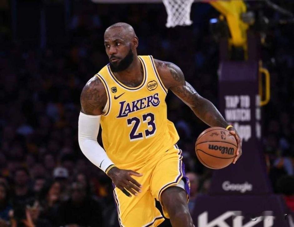 湖人在本赛季季后赛（截至首轮对火箭2-0）展现出五大核心优势：老詹控场、内线高度