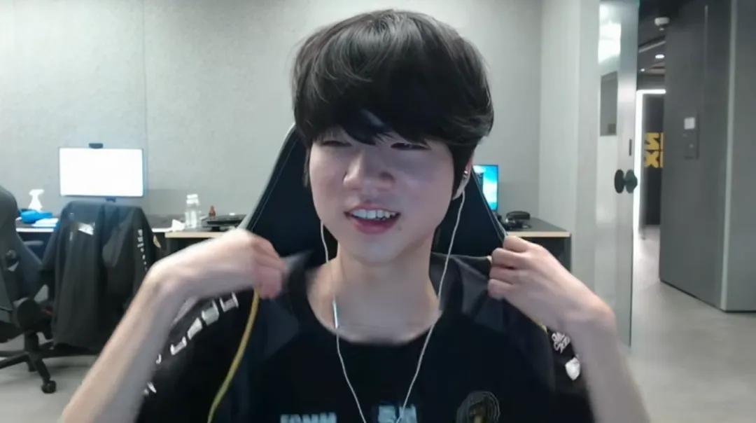 改变转会规则，降低工资帽其实都没啥用，LPL现在真正最大的问题是缺乏新人[思考]