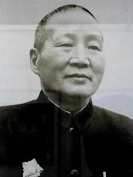 1935年，刘文辉故意未炸泸定桥，弥留之际含泪道出实情：那十三根铁索，是川康百姓