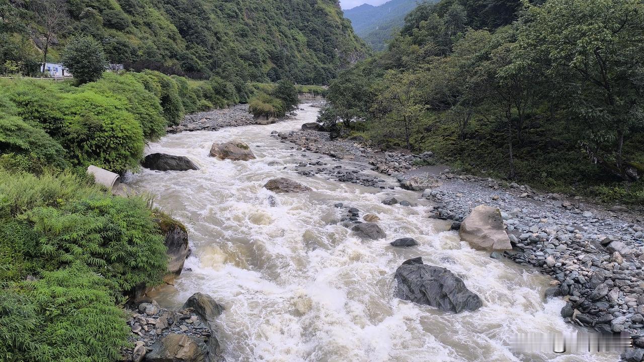 云南旅游最值得去的不是什么大理洱海，也不是丽江玉龙雪山，而是这个地方。说到去云