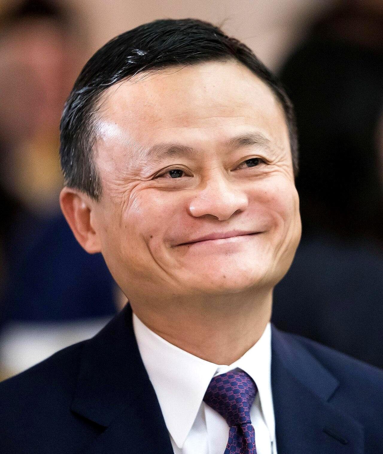 单位老张，五十多了，一辈子就栽在一张嘴上。上个月跟隔壁部门为了点鸡毛蒜皮的事，