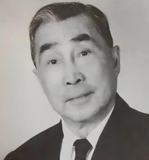 1947年一桩荒唐丑闻太炸裂！母亲察觉17岁女儿体态不对劲，满心疑惑追问缘由，丈