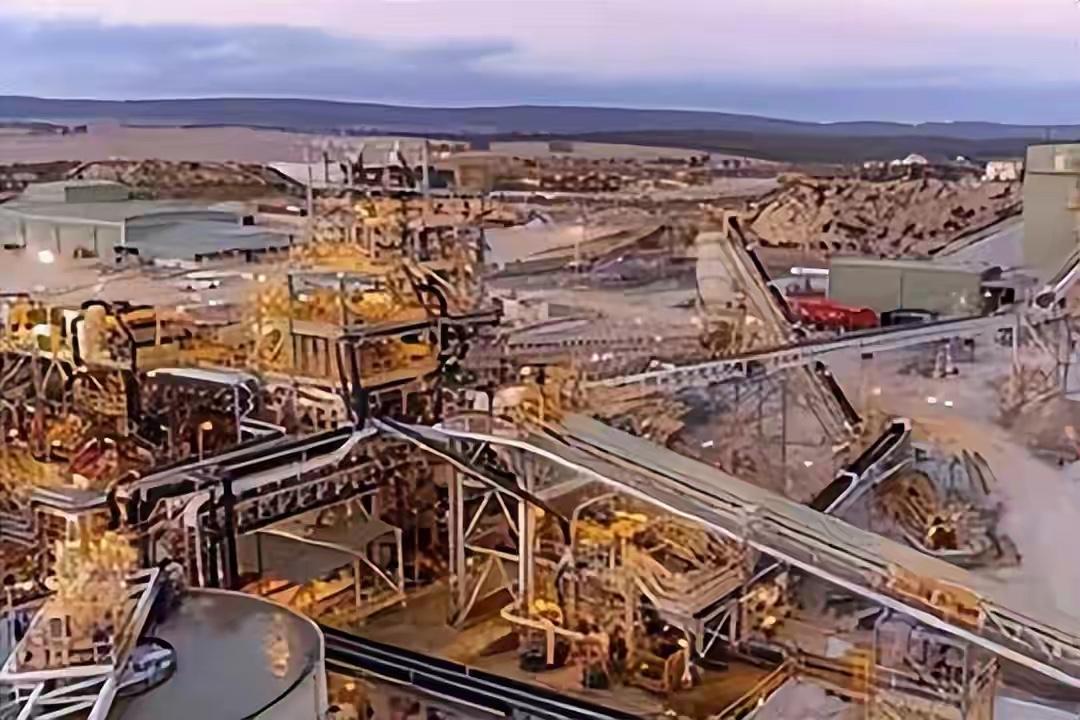 印尼妄图收割中企以前提起印尼，大家首先想到的是巴厘岛旅游，没想到近两年它小动作