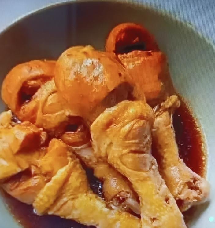 试试这八道高价菜，说不定能让你健康又活力！像松露炖鸡，松露可是价比黄金的食材，独