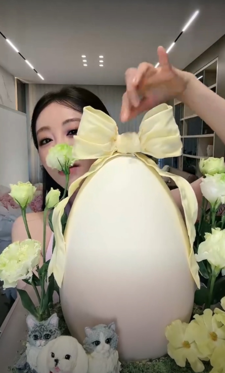 谁懂啊！祝绪丹这个生日蛋拆开居然是这个…一开始刷到的时候我真的被惊到了——祝