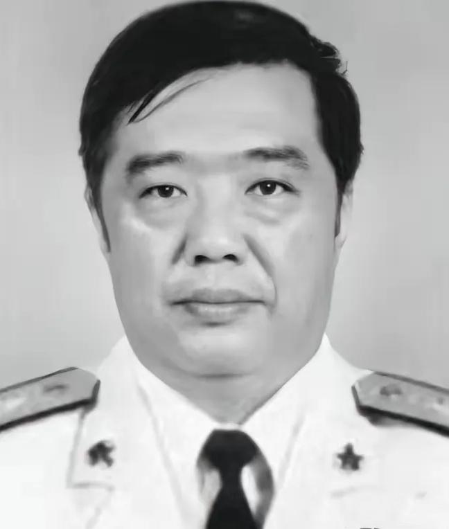 1969年，贺龙辞世，第二年，贺鹏飞被分配到了甘肃武都汽修厂当工人。​贺鹏飞本