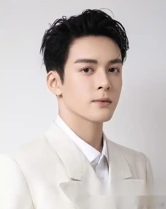 张彬彬去唱歌了谭松韵去唱歌了，连曾舜曦也来唱歌了，他们不是没戏拍而是兼职多赚一