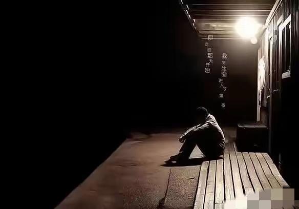 医生休班在家。感觉头有点晕，出于职业敏感，下意识的去摸摸了鼻尖，没摸到，再试了一