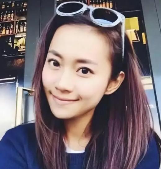 她嫁入豪门，本以为觅得良缘，谁知八年婚姻受尽折磨。她在接连做十次肠胃手术，暴瘦仅