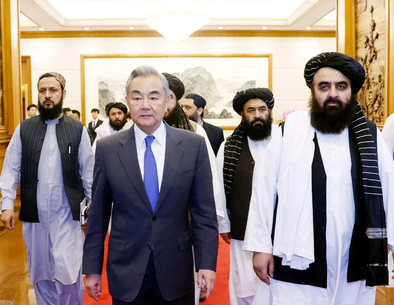 阿富汗有事找中国，要一起发财！万万没想到！阿富汗外长偷偷