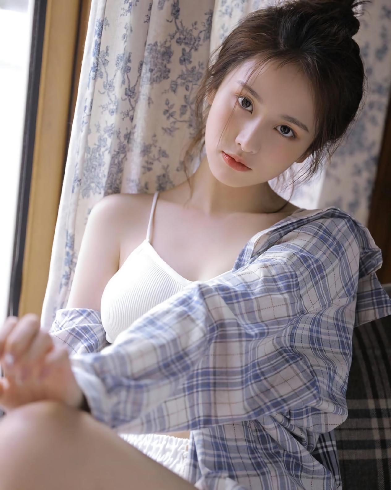 朋友给我介绍一个妹子，说这妹子刚从国外留学回来，学历高，性格好，会洗衣做饭，而且