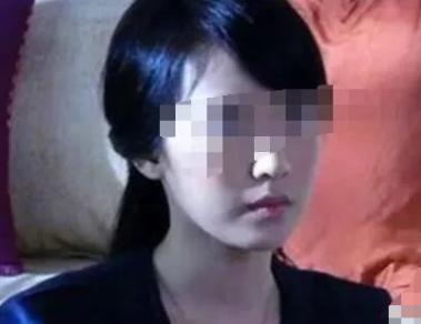 广东广州，一男子和哥们在外吃烧烤，期间，男子给自己前女友发消息让她过来同吃，谁知