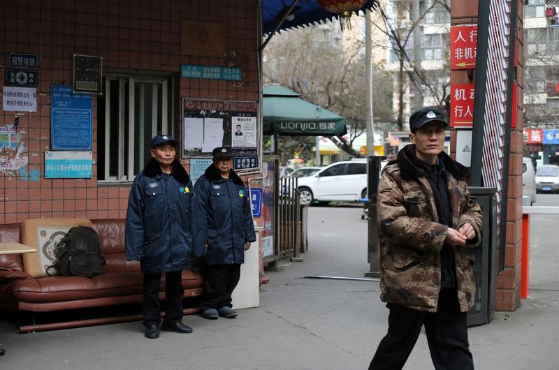 金碧物业这个月底就要撤出小区了，到目前为止还没有哪个物业要接手我们的小区。今