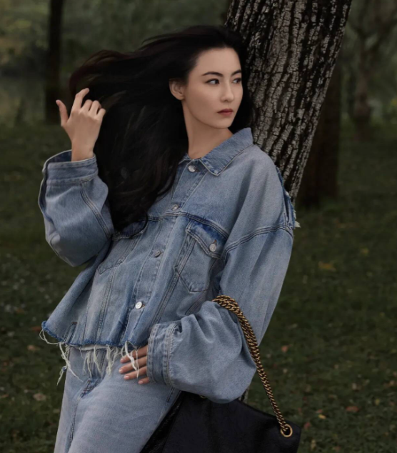 谢霆锋早就发现了就连王菲都知道，其实，张柏芝都已经45岁的人了，根本就把所有