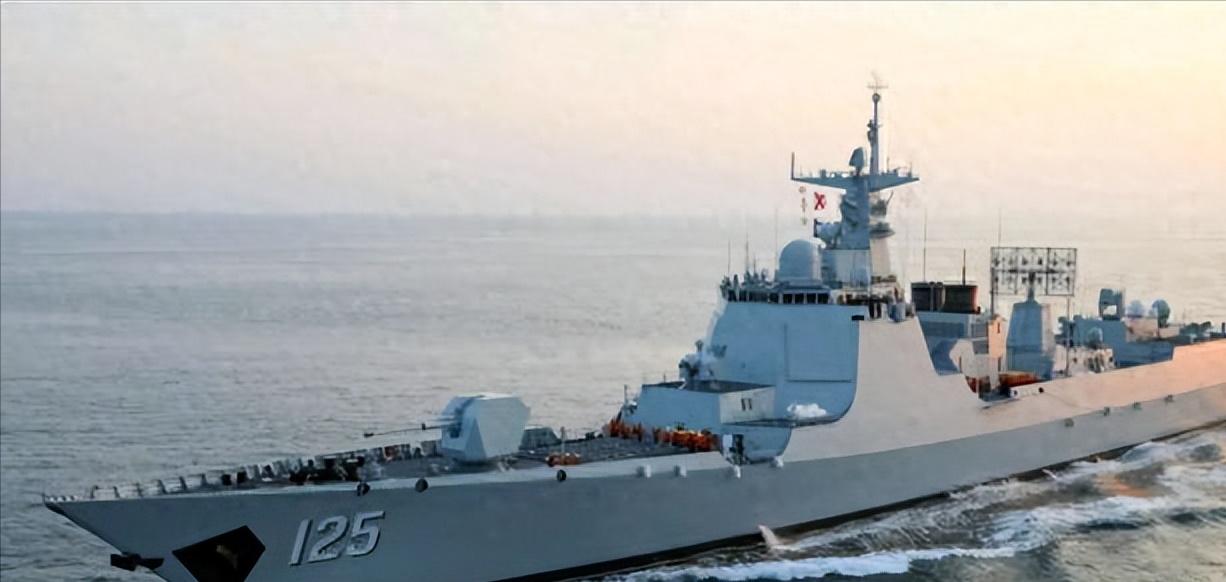 9000吨新驱碾压052D？新一代驱逐舰，到底有多强悍？这差距真明显。 要是