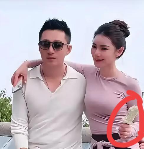 现在全网最难的就是马筱梅了本来的贤良淑德，善良，对汪小菲一对孩子视如己出的形象