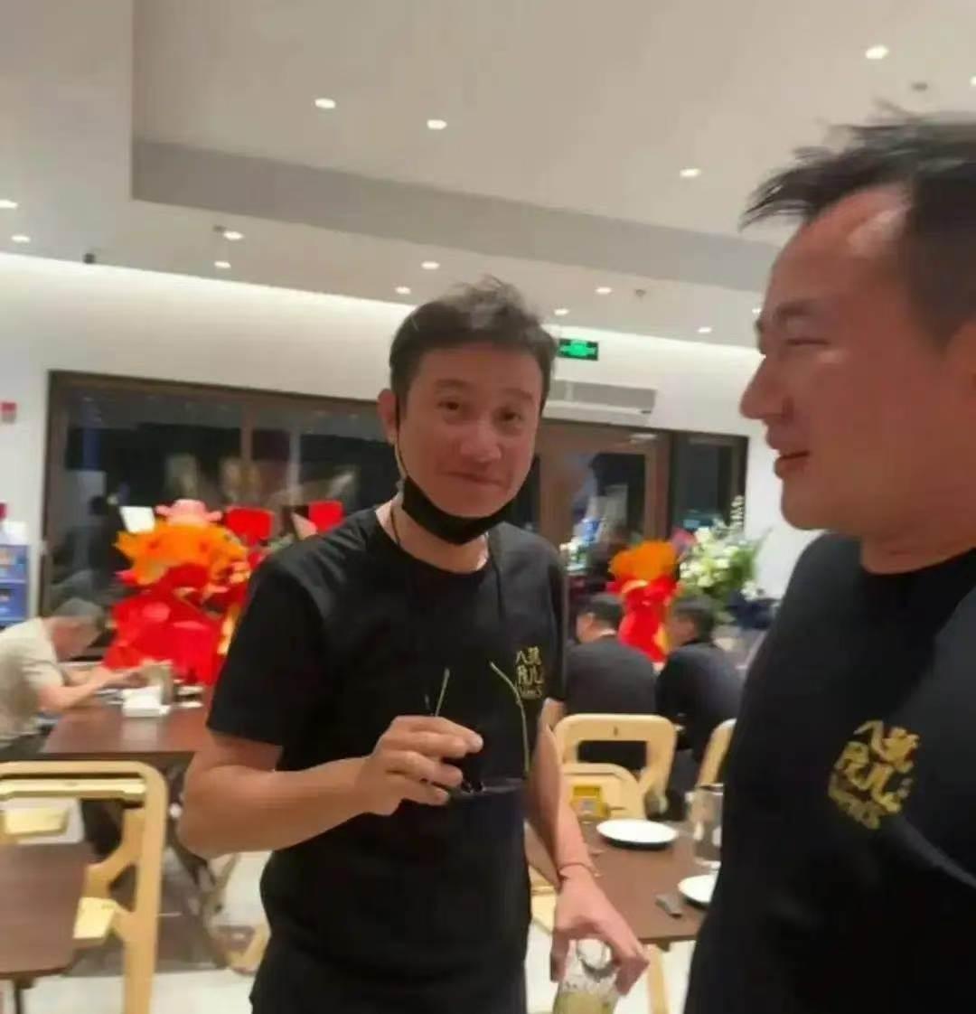 一碗油泼面卖68，也不贵，租金占掉了50块，剩下18块钱是他的卖价。