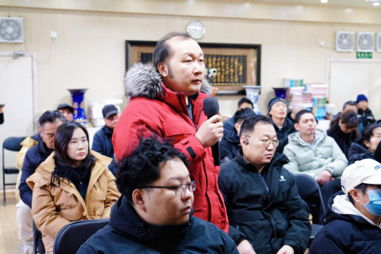 党建引领聚合力 透明沟通促共治——长安新城第一社区物业向群众报告工作会