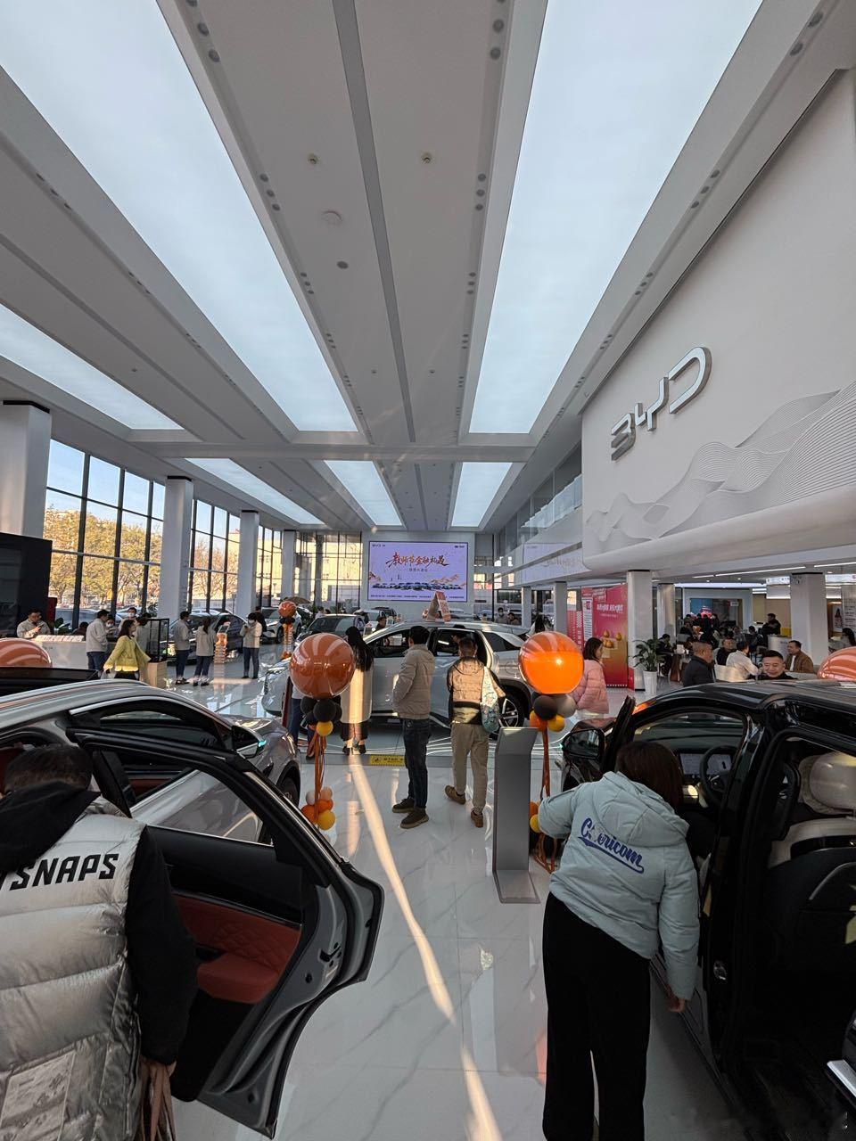 双十二促销活动？人还挺多的，感觉这周全品牌得8W了