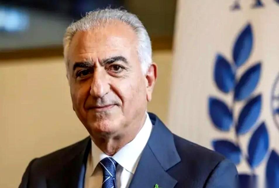 我勒个去！这大瓜吃得我半夜都睡不着觉了！伊朗那个末代王储，巴列维，不是一直盼着美