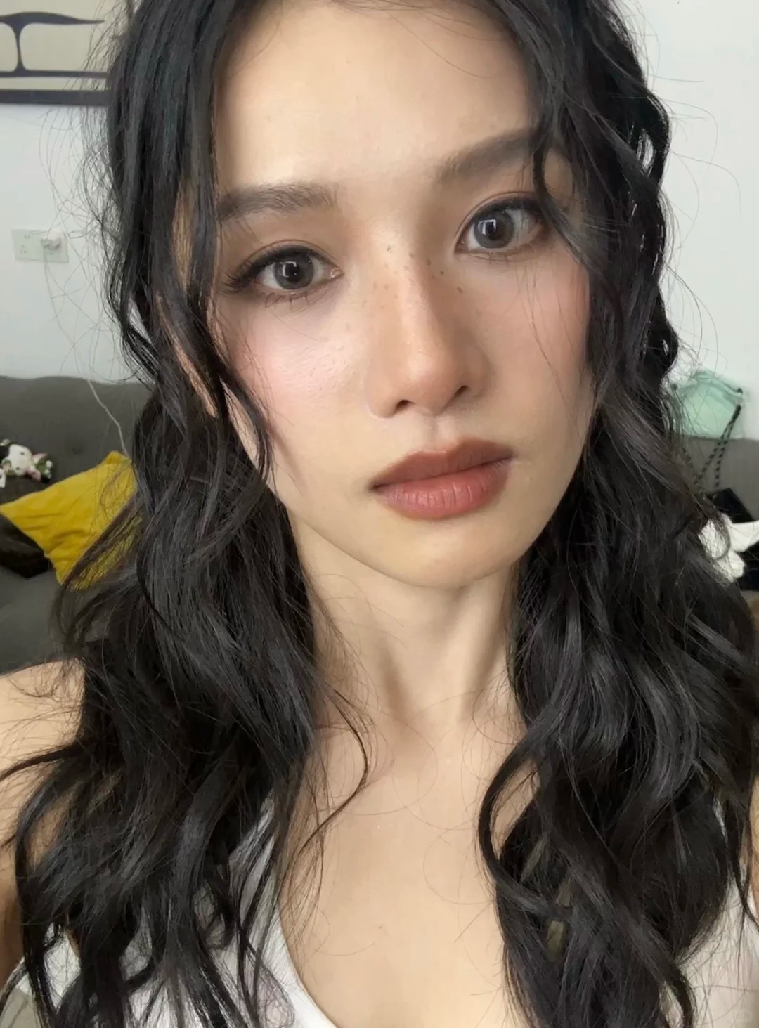 谁懂张婧仪这组怼脸自拍？这谁受得了啊​​​