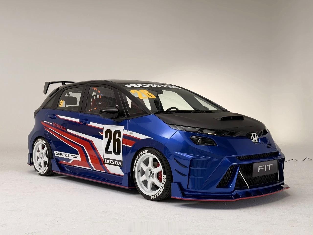 最后3000台的新飞度，已经有改装案例了果然改装才是汽车最好的医美，整挺帅啊飞度