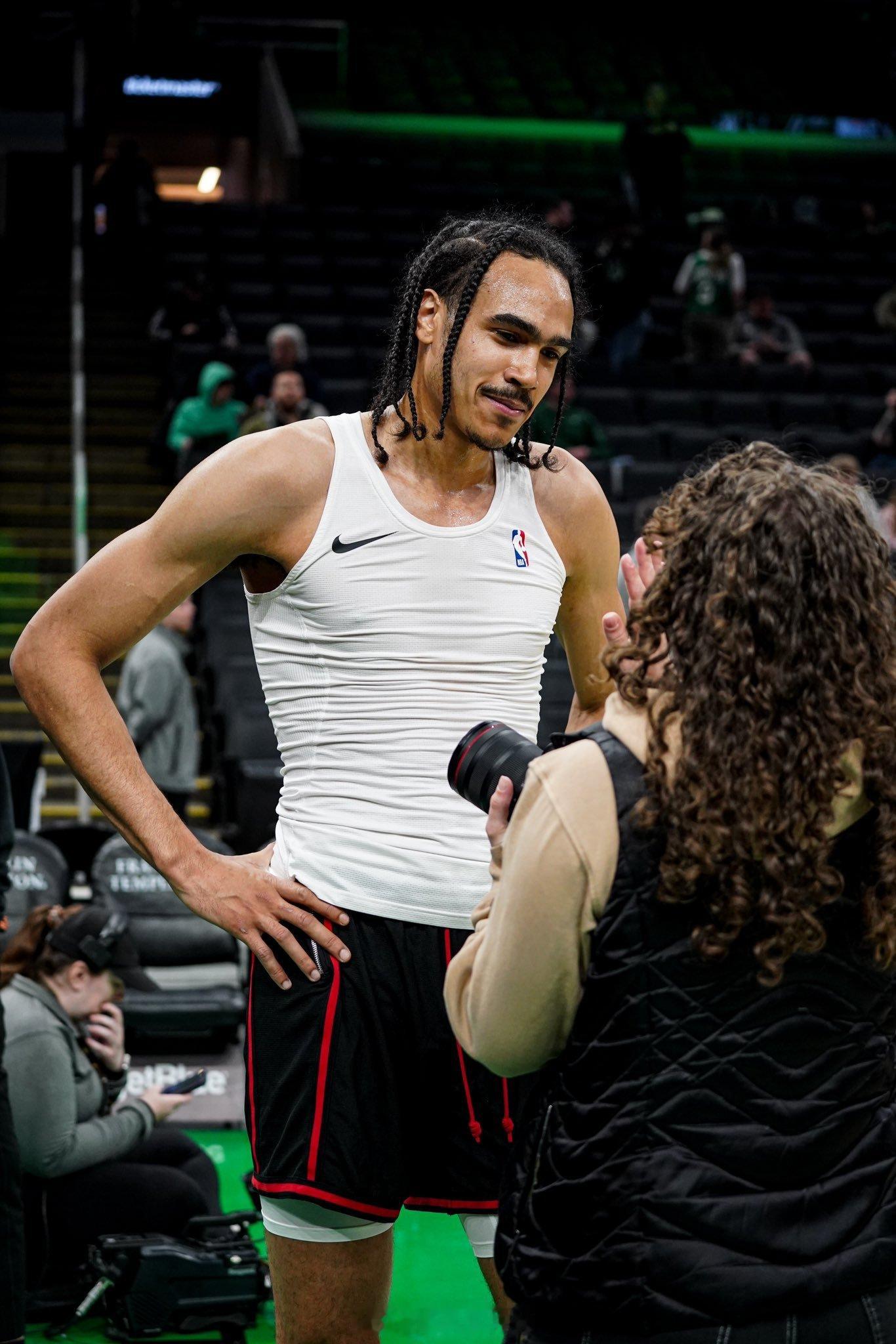 正如KeithSmith预料，签下班顿后，凯尔特人总薪资仅低于奢侈税线9746