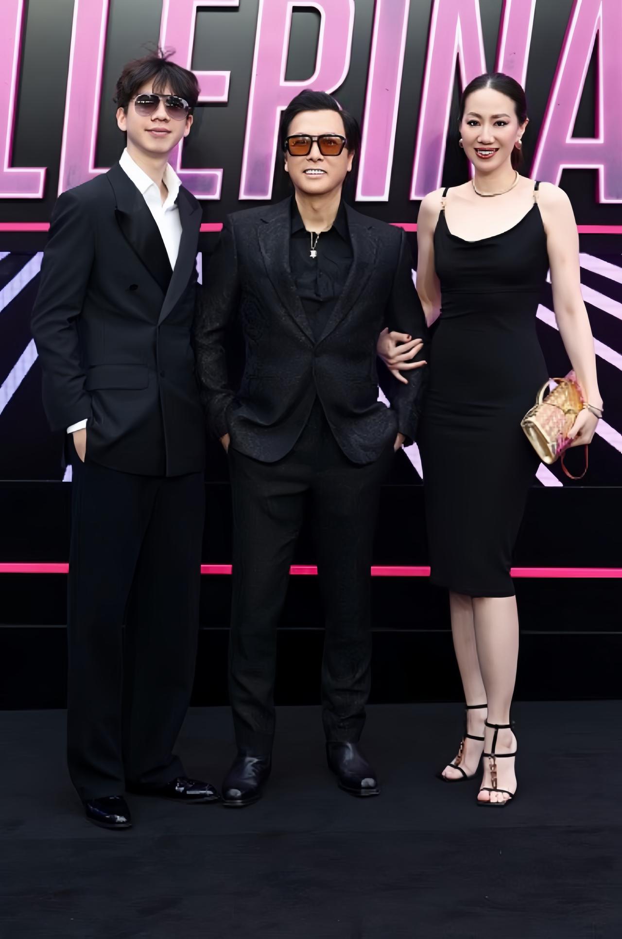 5月24日，甄子丹晒出在英国参加电影《疾速追杀：芭蕾杀姬》的首映礼。甄子丹携