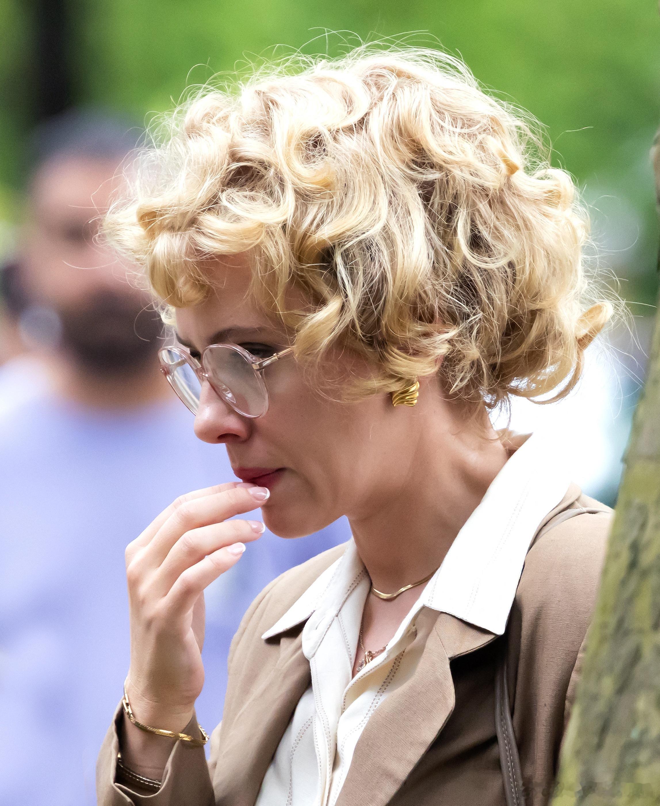 完成《侏罗纪世界：重生》的宣传后，ScarlettJohansson斯嘉丽约翰